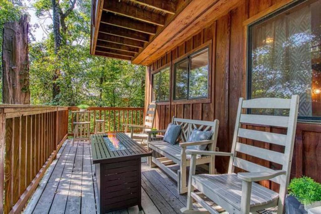 The Family Stone Luxe Cabin Sleeps 12 Hot Tub Dogfriendly Dollywood Pigeon Forge Exteriör bild