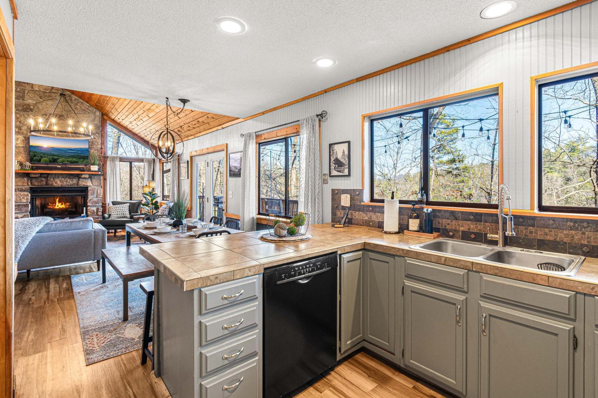 The Family Stone Luxe Cabin Sleeps 12 Hot Tub Dogfriendly Dollywood Pigeon Forge Exteriör bild
