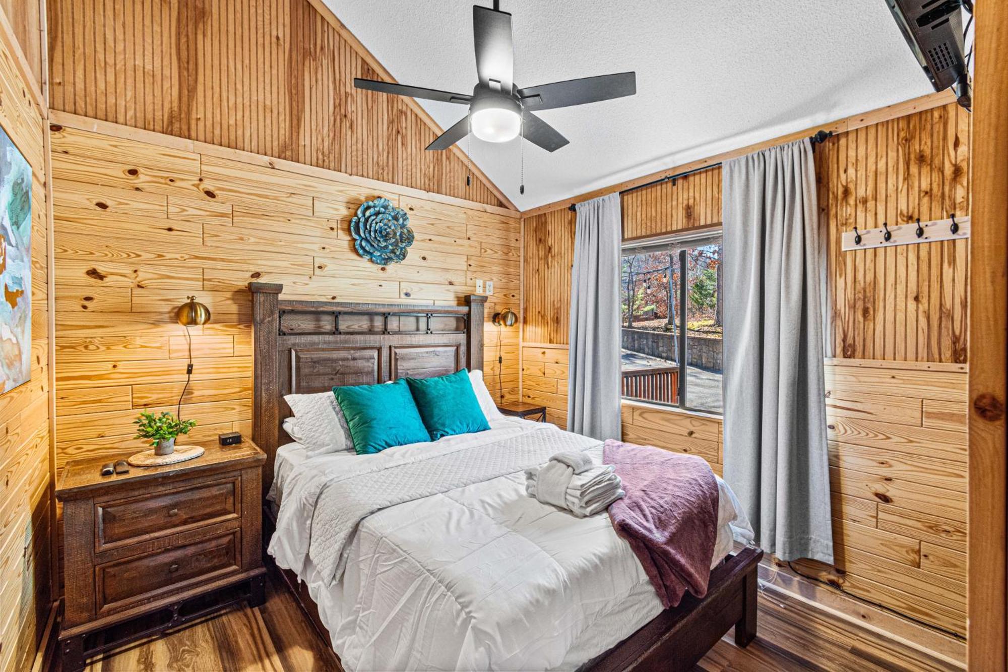 The Family Stone Luxe Cabin Sleeps 12 Hot Tub Dogfriendly Dollywood Pigeon Forge Exteriör bild
