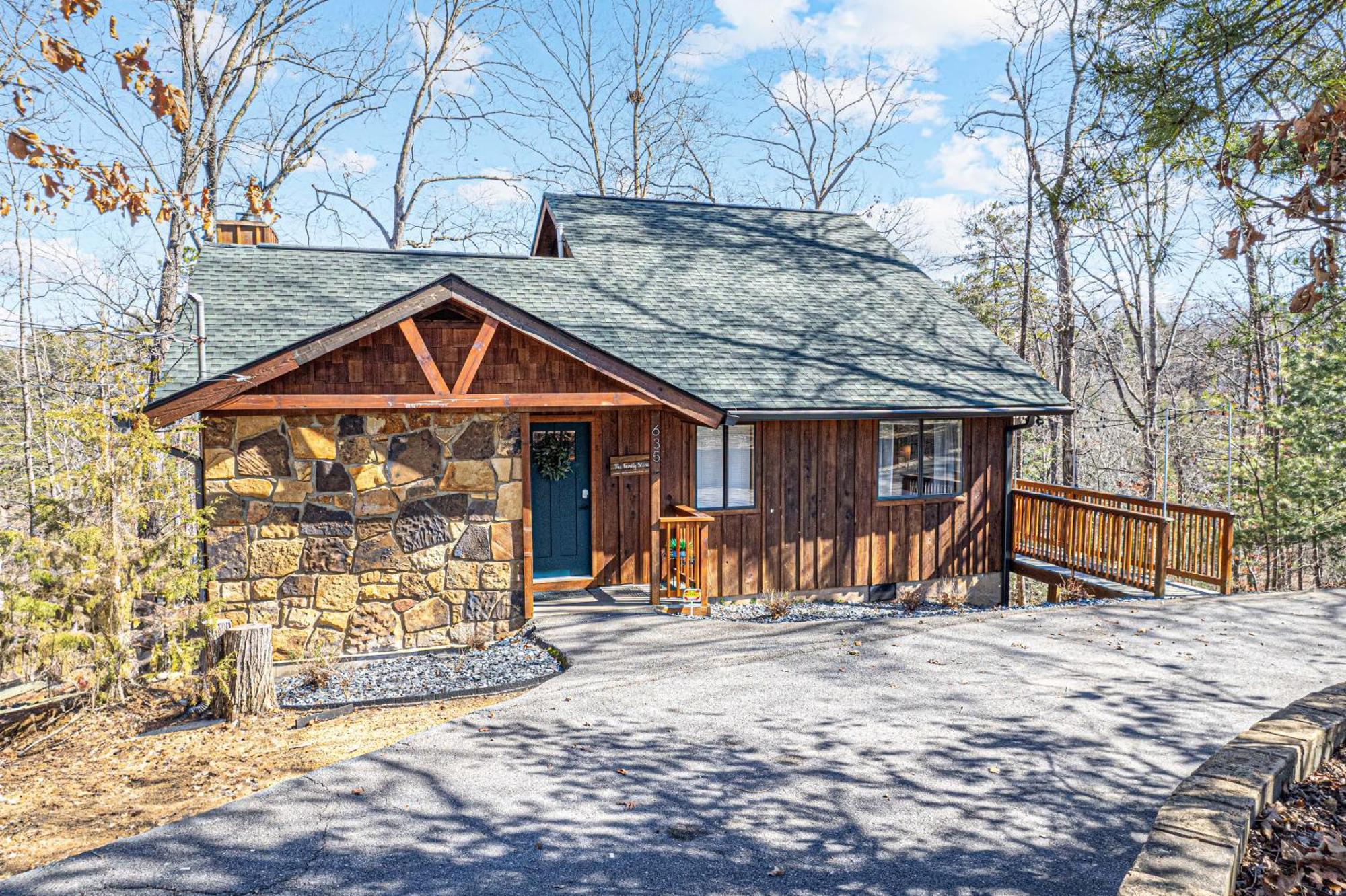 The Family Stone Luxe Cabin Sleeps 12 Hot Tub Dogfriendly Dollywood Pigeon Forge Exteriör bild
