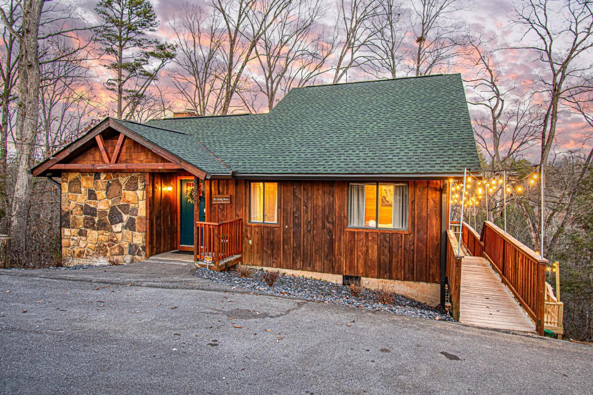 The Family Stone Luxe Cabin Sleeps 12 Hot Tub Dogfriendly Dollywood Pigeon Forge Exteriör bild